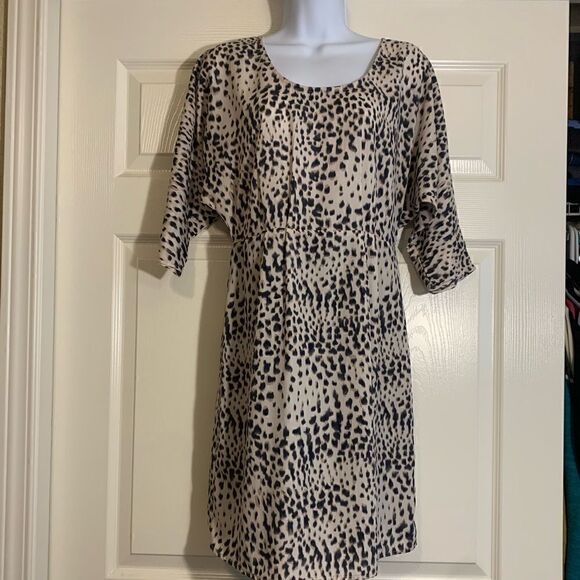 COLLECTIVE CONCEPTs, small, open wide neck, 3/4 sleeve, zip back, lined - Picture 1 of 12